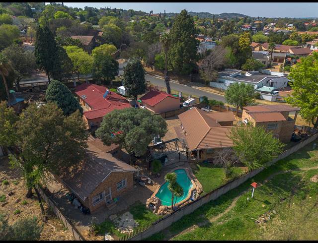 8 BEDROOM FREEHOLD FOR SALE IN GLENVISTA